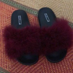 Feather sandals